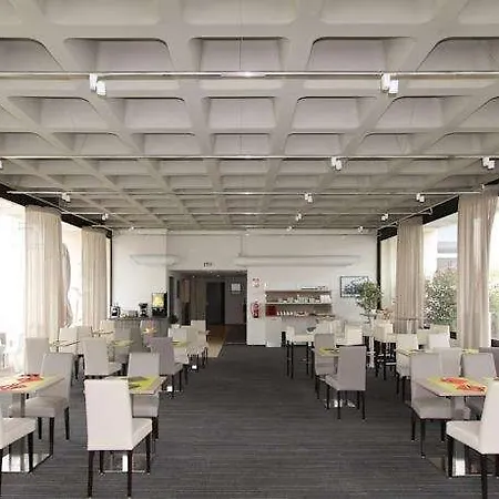 Hotel Zenitude Hôtel-résidences Le Maestria 3*
